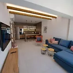Courtyard Luxury Suites “Marianthi”