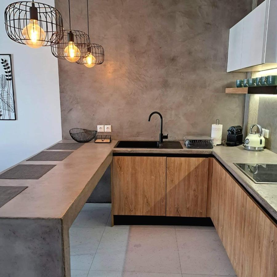 Apartment Courtyard Luxury “marianthi” *